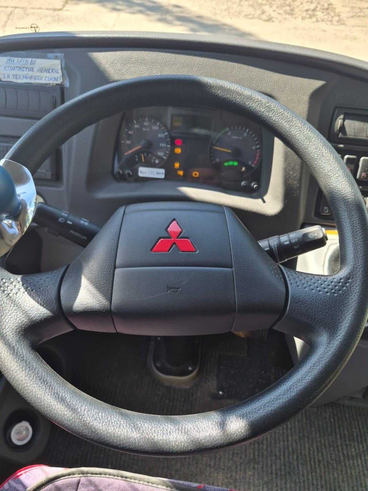 Volanul și bordul unui midibuz TEMSA Prestij