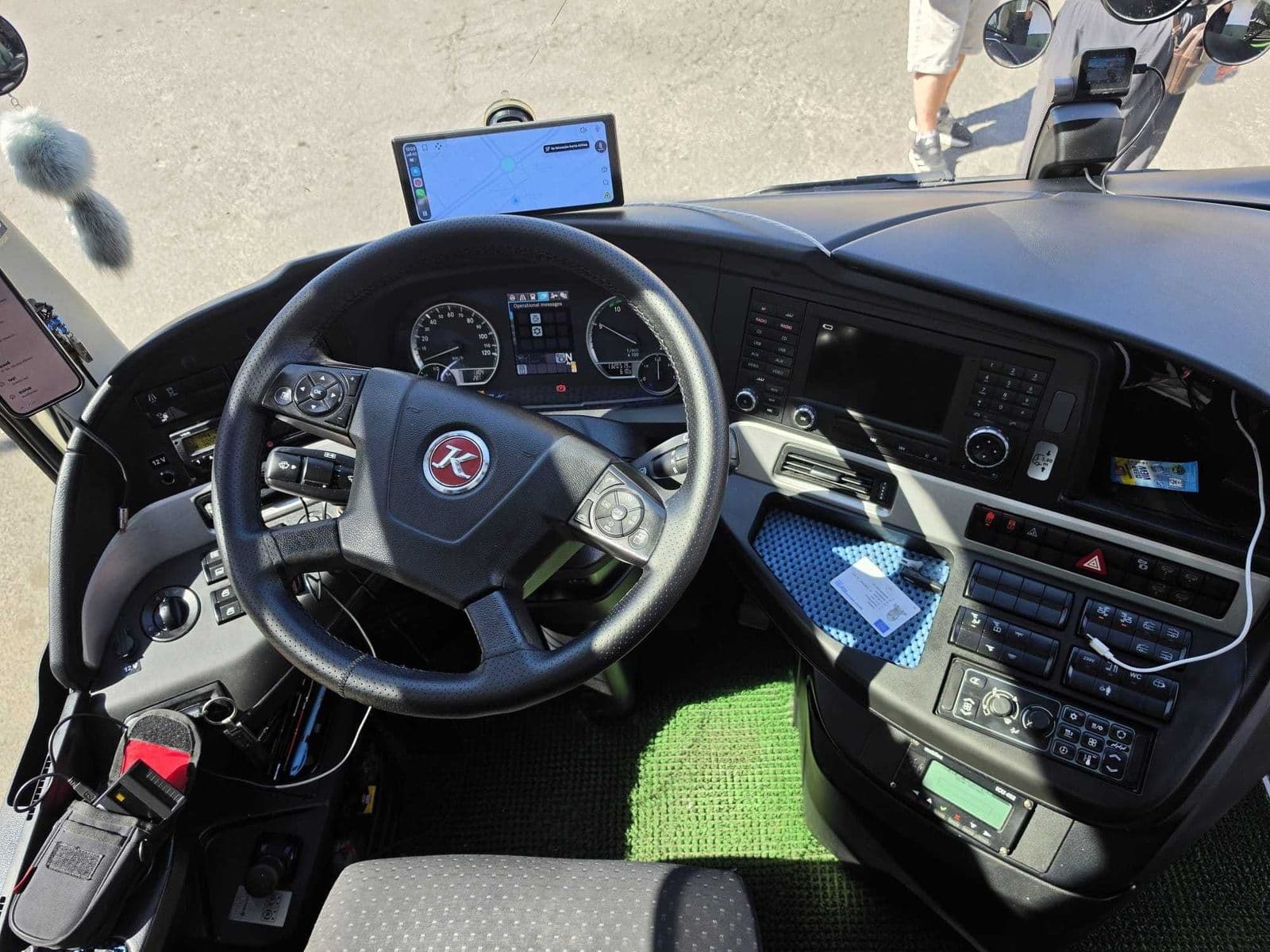 Postul de conducere al unui autocar, în timpul diagnozei